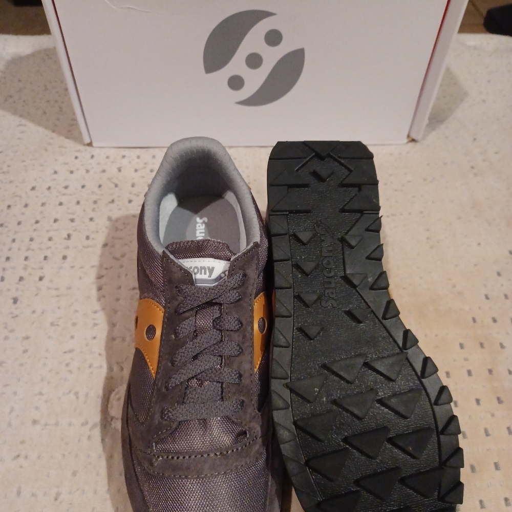 Saucony Women's Gray and Gold Athletic Shoes - Picture 2 of 6